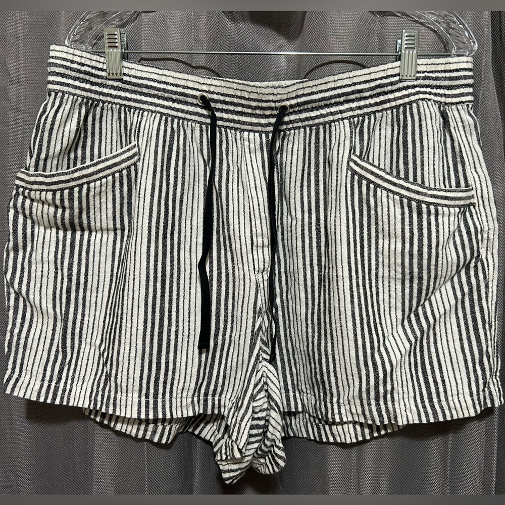 Women's Gap Pull-On Black/Beige Shorts